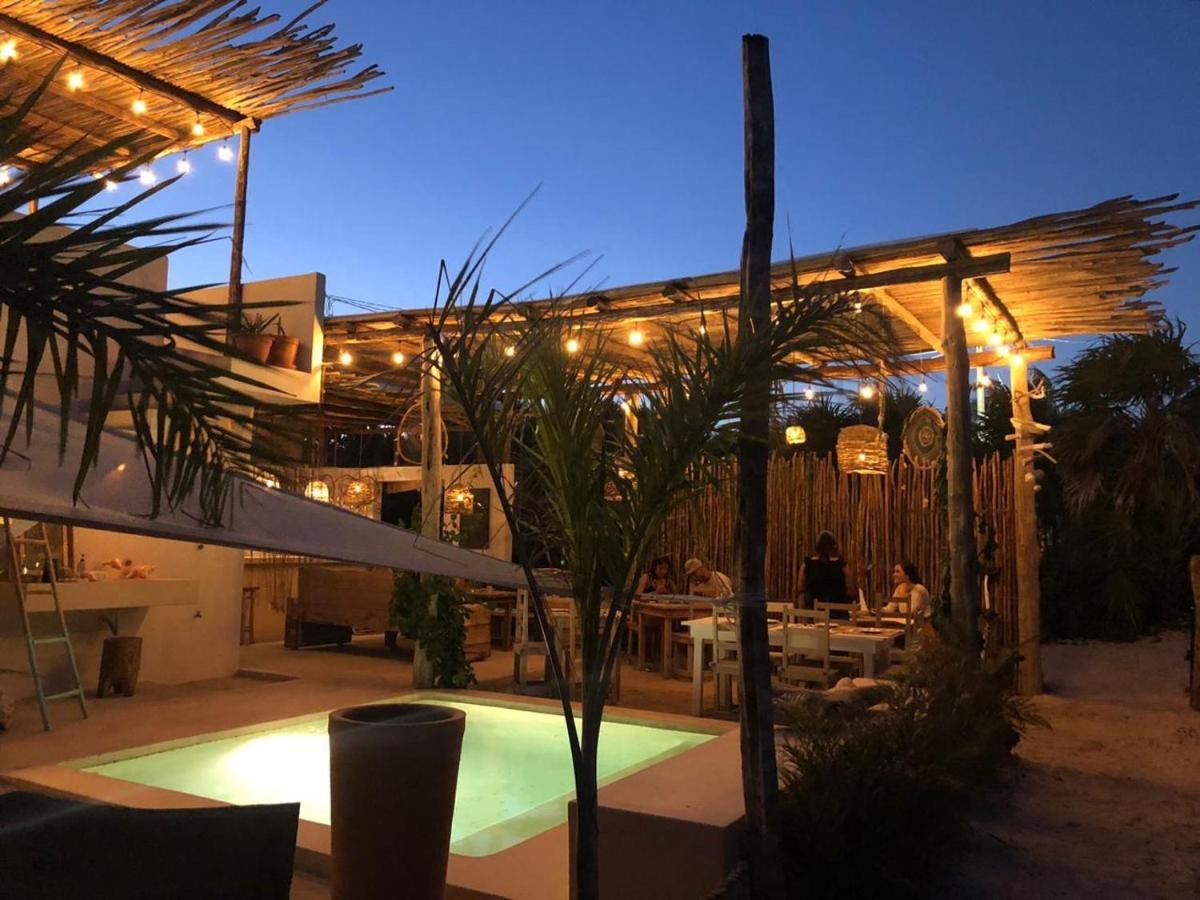Lunarena Barefoot Hotel El Cuyo Exteriör bild